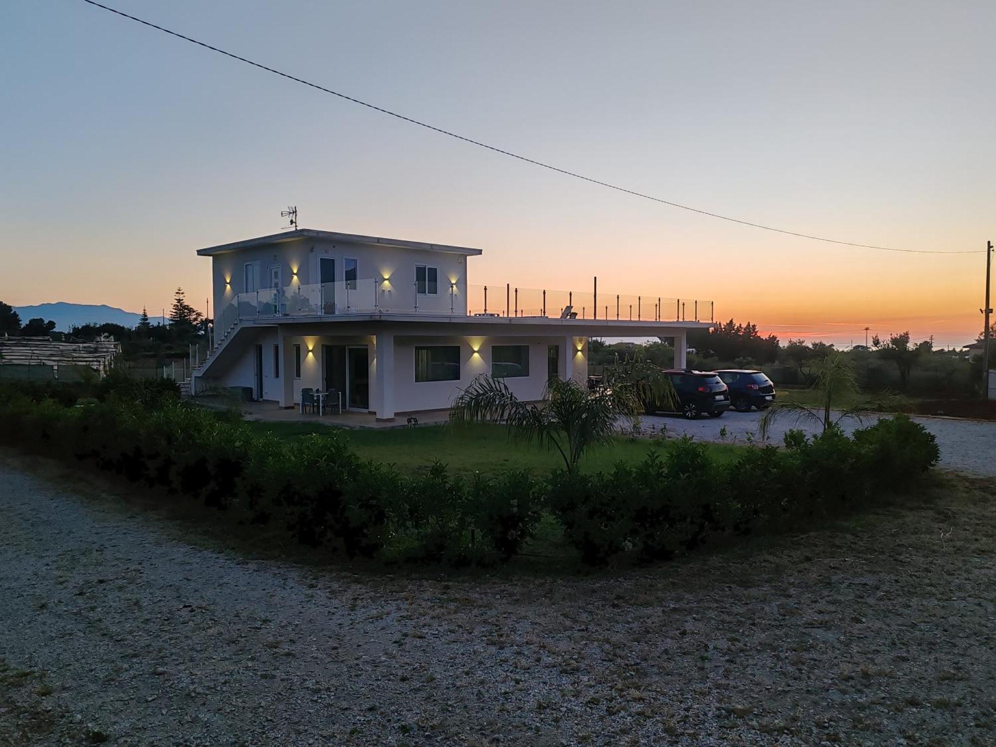 Ca Del Re Holiday - Villa A Due Passi Dal Mare - Terrasini, Cinisi, Trappeto, Balestrate E Castellamare Del Golfo Partinico Exterior photo
